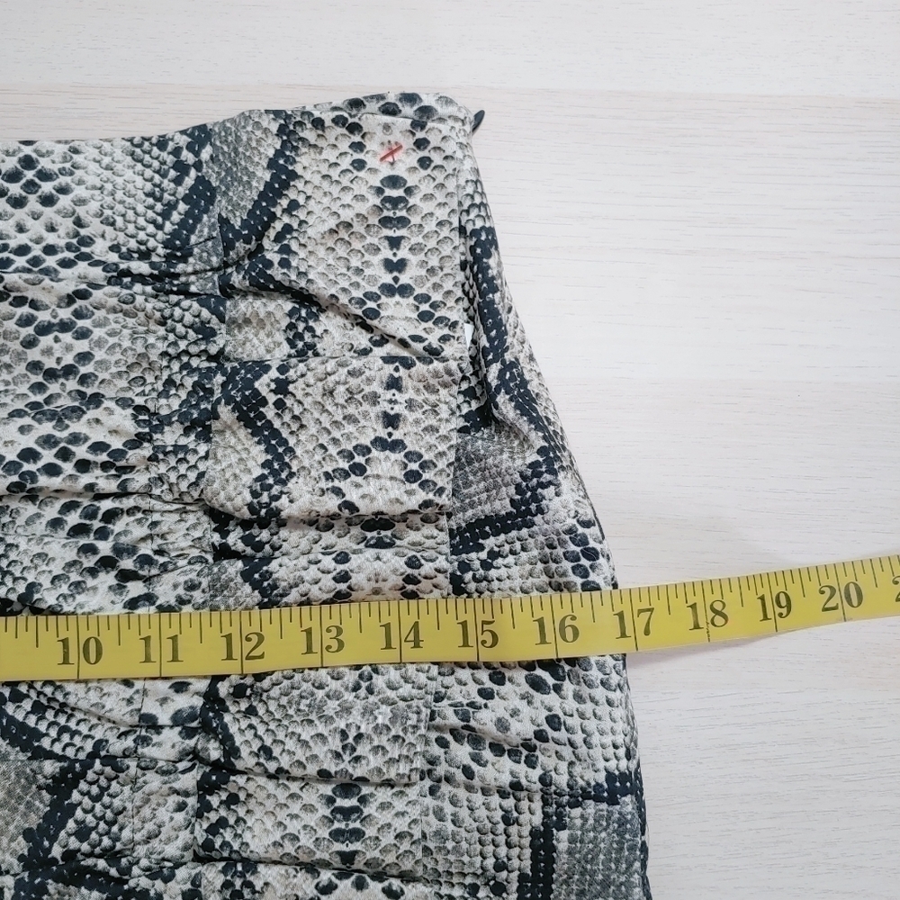ZARA Snake print front ruffle pencil skirt - Picture 6 of 9